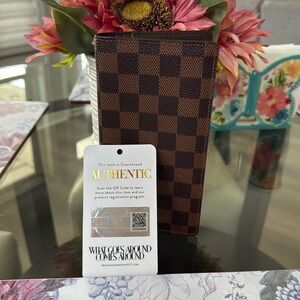 EUC authentic LV wallet with certificate